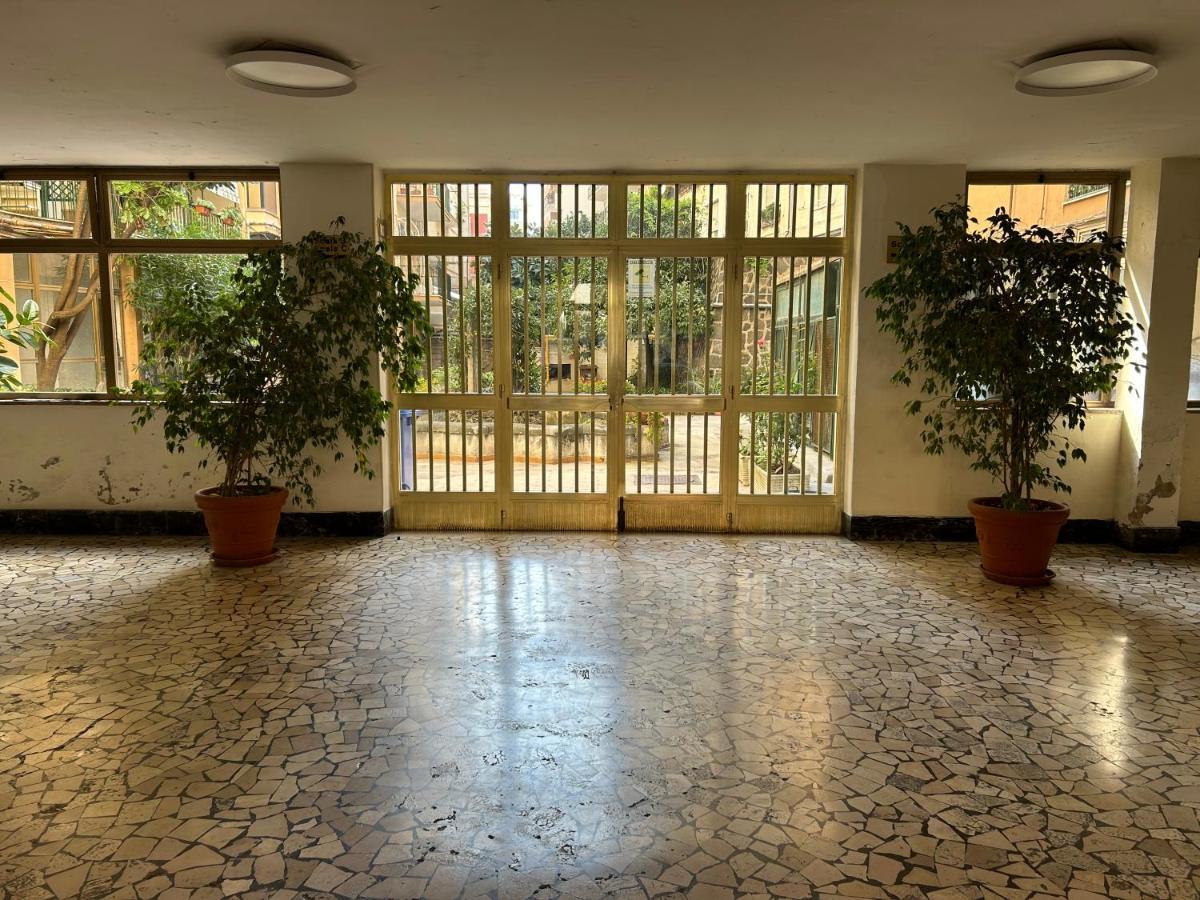 Vomero Suite And Deluxe Room B&B Napoli Bagian luar foto