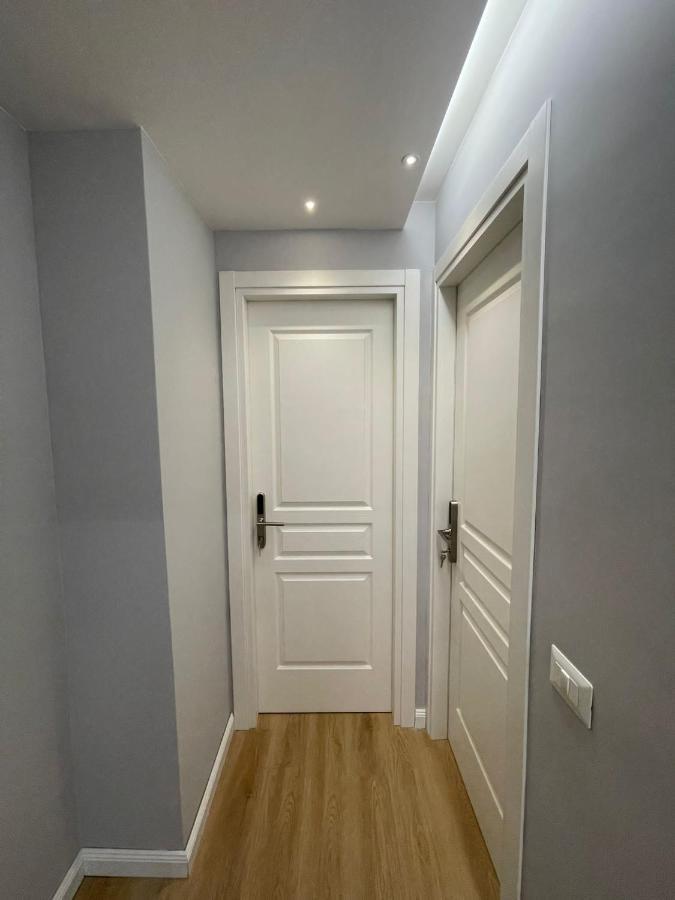 Vomero Suite And Deluxe Room B&B Napoli Bagian luar foto