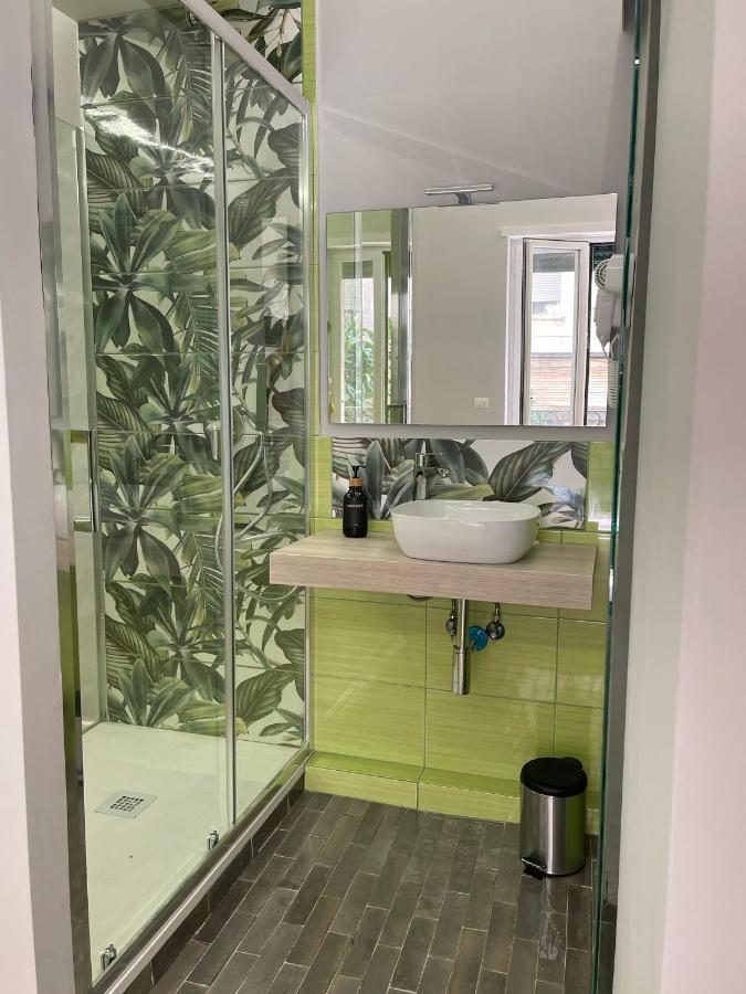 Vomero Suite And Deluxe Room B&B Napoli Bagian luar foto