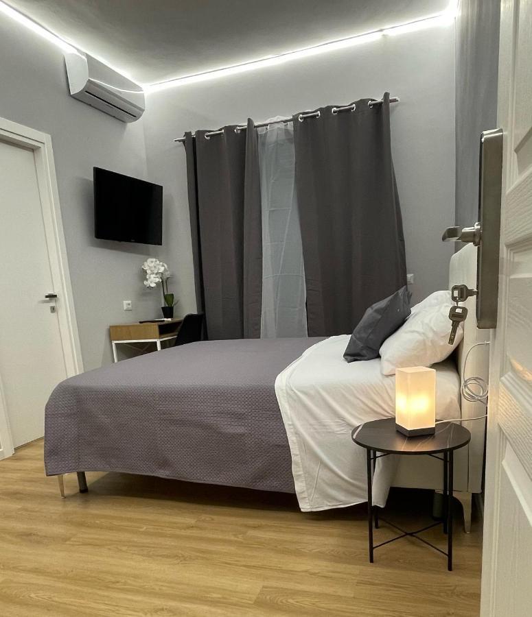 Vomero Suite And Deluxe Room B&B Napoli Bagian luar foto