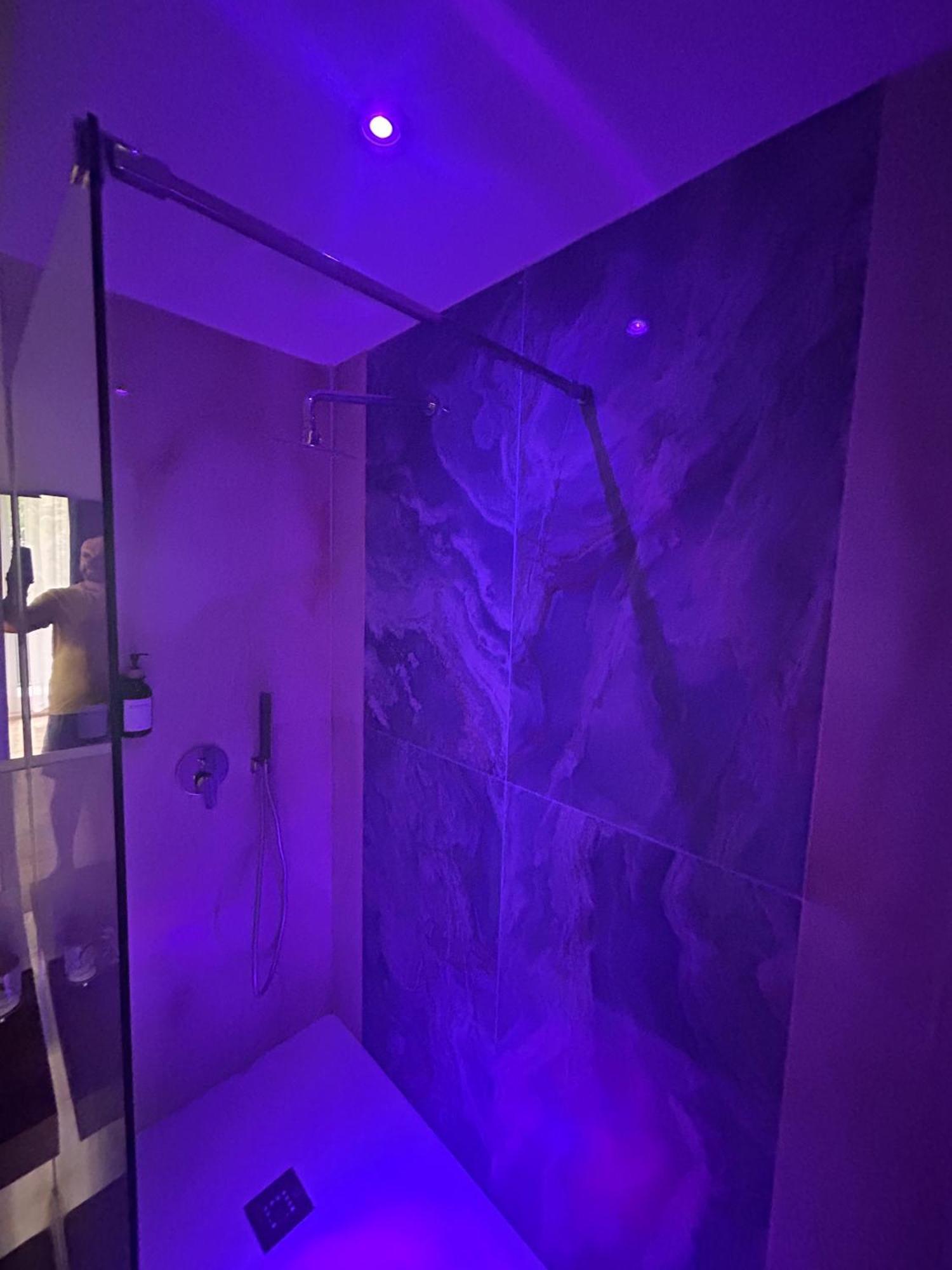 Vomero Suite And Deluxe Room B&B Napoli Bagian luar foto
