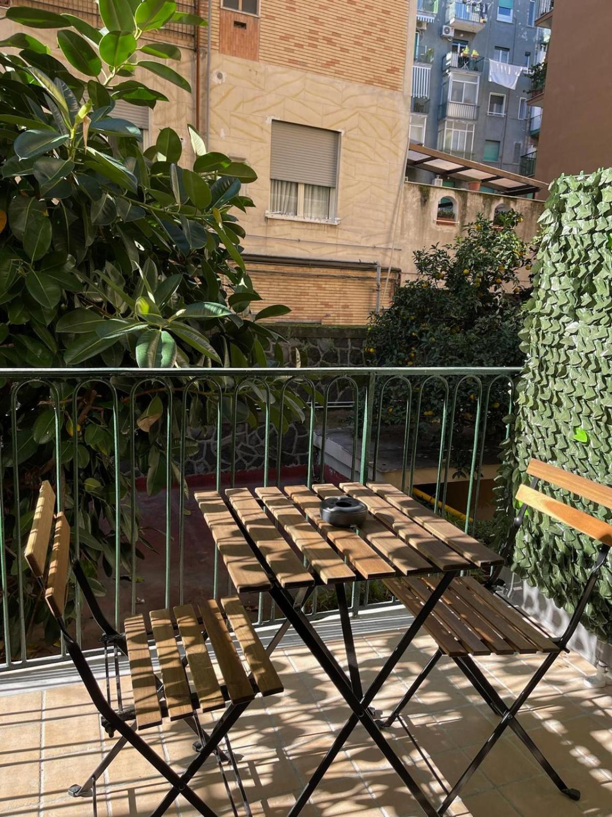 Vomero Suite And Deluxe Room B&B Napoli Bagian luar foto